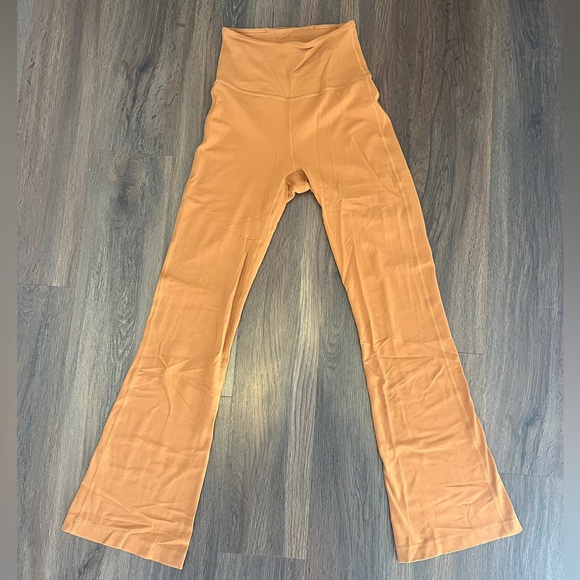 Lululemon Groove Super-High-Rise Flared Pant Nulu - Butternut Brown - Picture 2 of 6